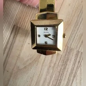 Bulova Gold Tone Vintage Ladies Watch Rare Quartz 97T47 Bulova | Accessories | Bulova Gold Tone Vintage Ladies Watch  main image 3